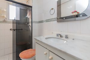 Image 15 - 888791