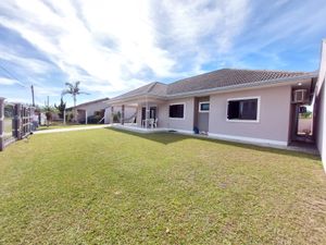 Image 18 - 888851