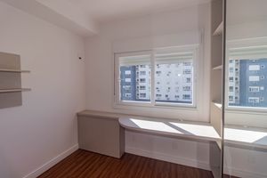 Image 15 - 888858