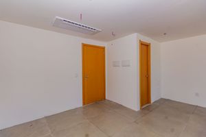 Image 11 - 888861