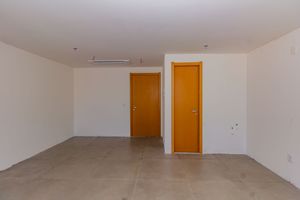 Image 12 - 888861
