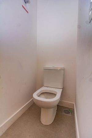 Image 14 - 888861