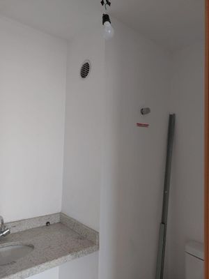 Image 5 - 888861