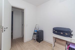 Image 15 - 888862