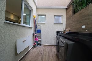 Image 13 - 888877