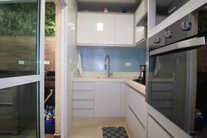 Image 8 - 888877