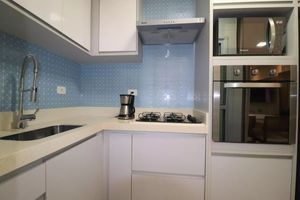 Image 6 - 888877