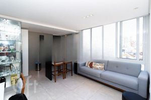 Image 33 - 888882
