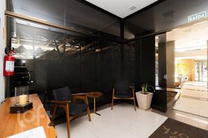 Image 22 - 888882
