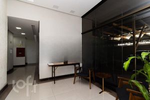 Image 21 - 888882
