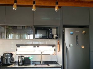 Image 15 - 888884