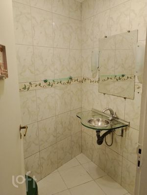 Image 12 - 888889