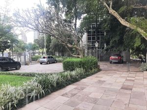 Image 16 - 888896
