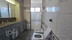 Image 11 - 888896