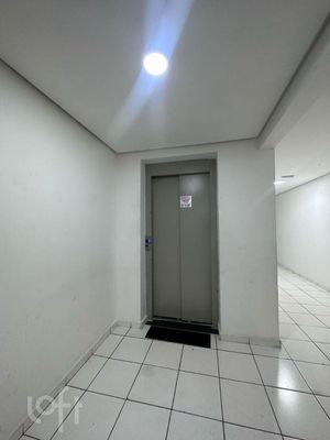 Image 18 - 888898