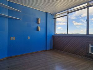 Image 13 - 888900