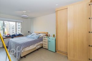 Image 9 - 888920