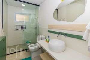 Image 19 - 888920