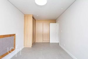 Image 13 - 888920