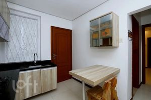 Image 16 - 888929