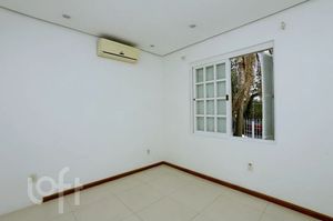 Image 14 - 888929