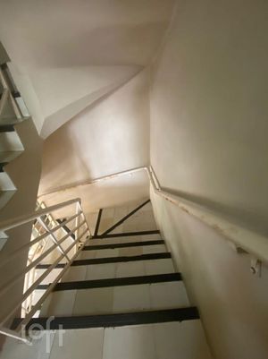 Image 19 - 888931