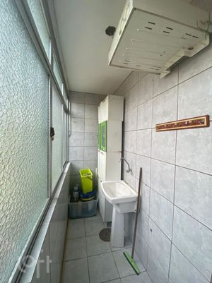 Image 22 - 888931