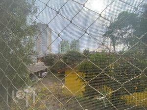 Image 18 - 888931