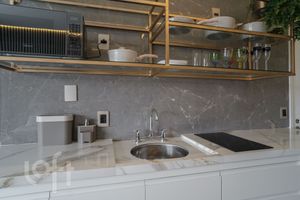 Image 7 - 888932