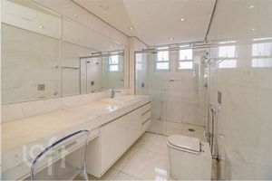 Image 19 - 888946