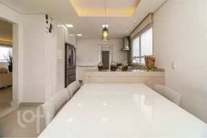 Image 15 - 888946