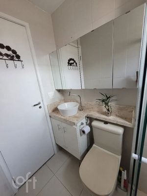 Image 8 - 888948