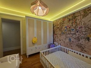 Image 8 - 888955