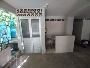 Image 12 - 888957