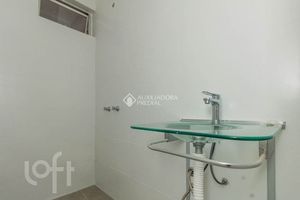 Image 8 - 888958
