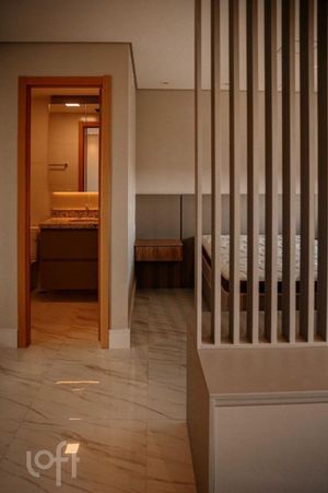 Image 7 - 888972