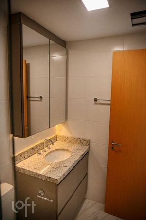 Image 11 - 888972