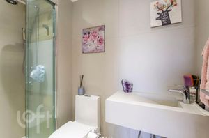 Image 8 - 888978