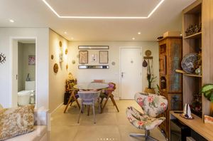 Image 3 - 888978