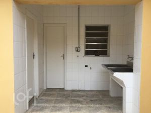 Image 9 - 888980