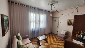 Image 1 - 888983