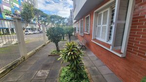 Image 15 - 888983