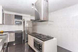 Image 10 - 888984
