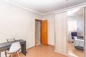 Image 33 - 888984