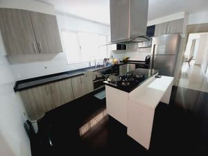 Image 4 - 888984