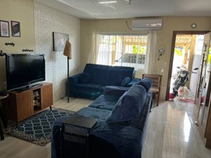 Image 3 - 888985