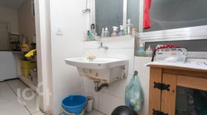 Image 36 - 888988