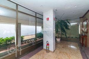 Image 3 - 888988