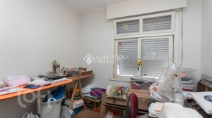 Image 11 - 888988