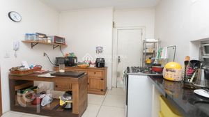 Image 31 - 888988